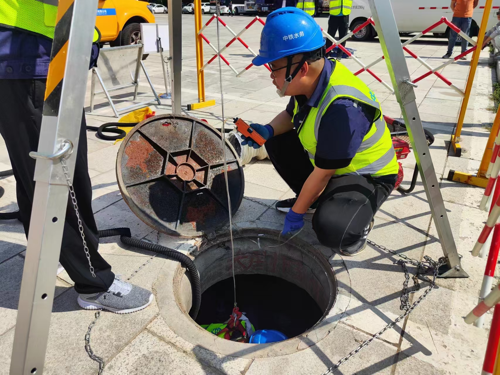 青春護(hù)航 ?雷霆筑安