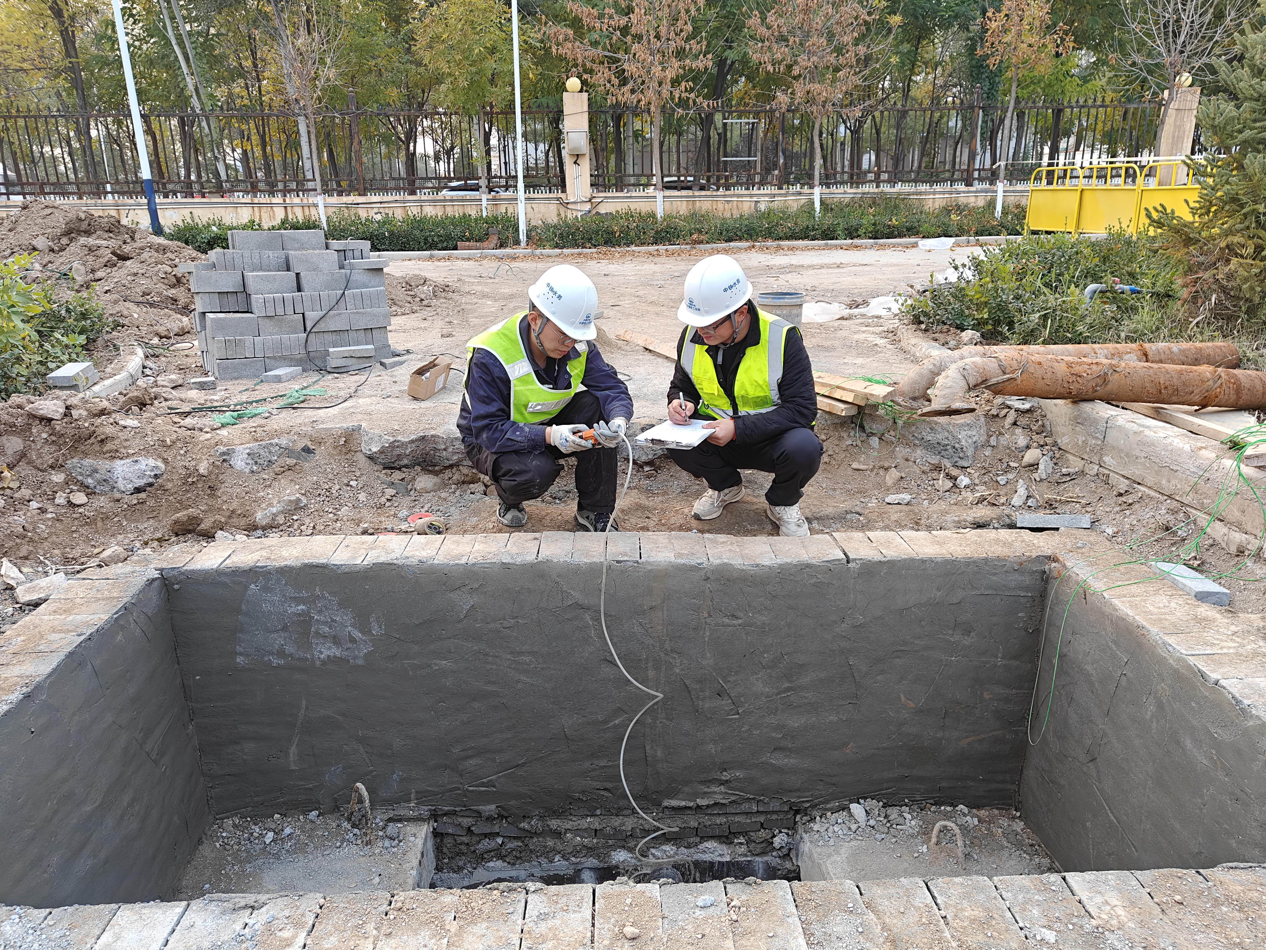 團(tuán)員青年在重點(diǎn)工作中開展安全監(jiān)護(hù)工作.jpg 團(tuán)員青年在重點(diǎn)工作中開展安全監(jiān)護(hù)工作.jpg